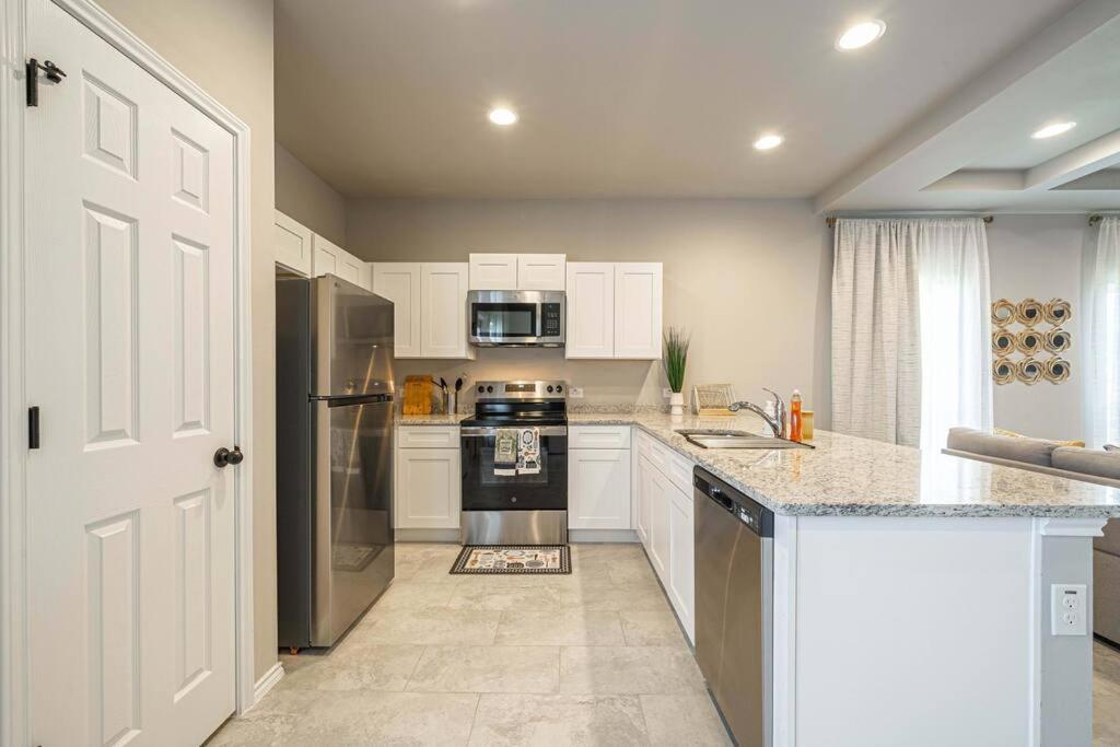 Gorgeous, Brand New 3 Bedrooms Home- Built 2024, Near Seaworld & Lackland Afb San Antonio Eksteriør billede