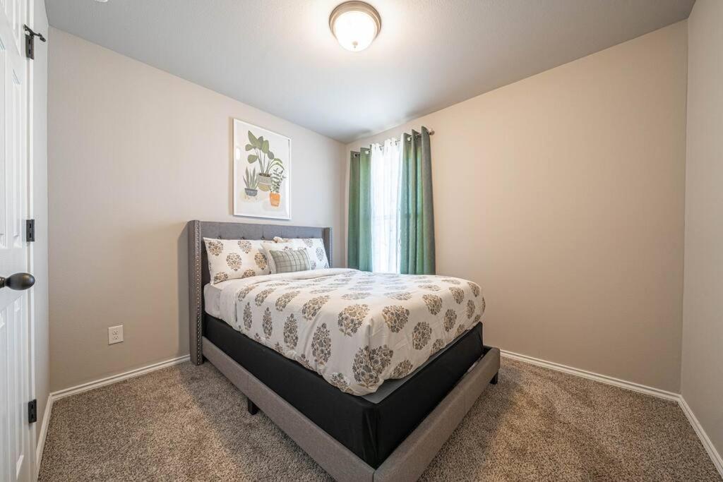 Gorgeous, Brand New 3 Bedrooms Home- Built 2024, Near Seaworld & Lackland Afb San Antonio Eksteriør billede