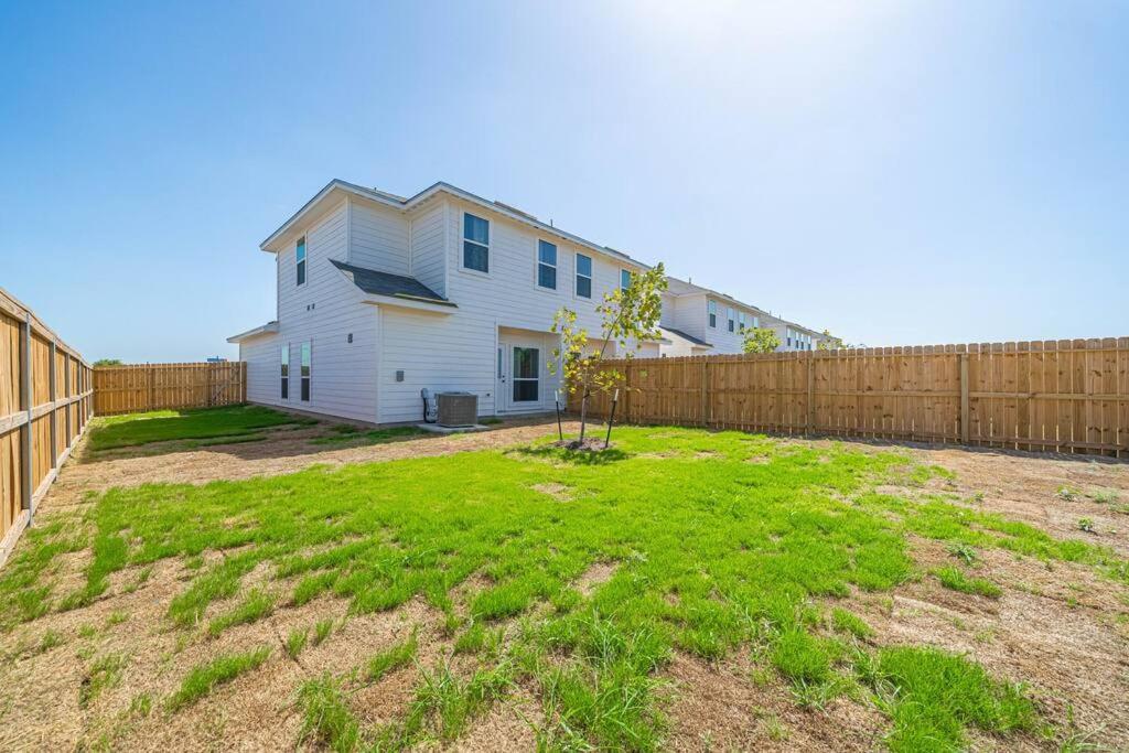 Gorgeous, Brand New 3 Bedrooms Home- Built 2024, Near Seaworld & Lackland Afb San Antonio Eksteriør billede