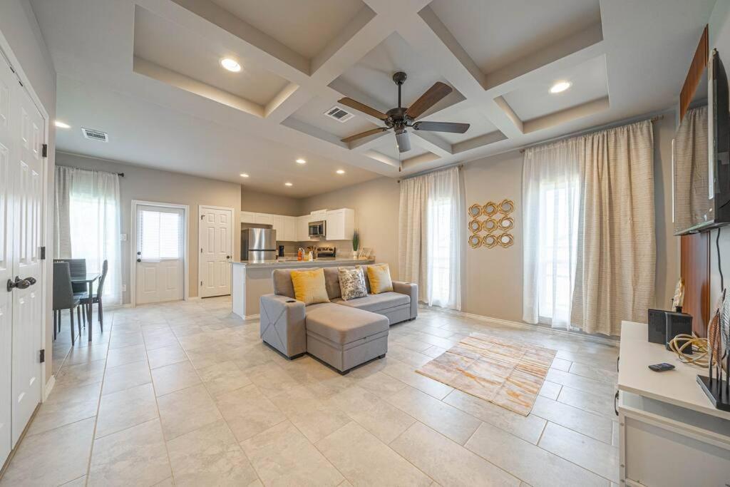 Gorgeous, Brand New 3 Bedrooms Home- Built 2024, Near Seaworld & Lackland Afb San Antonio Eksteriør billede