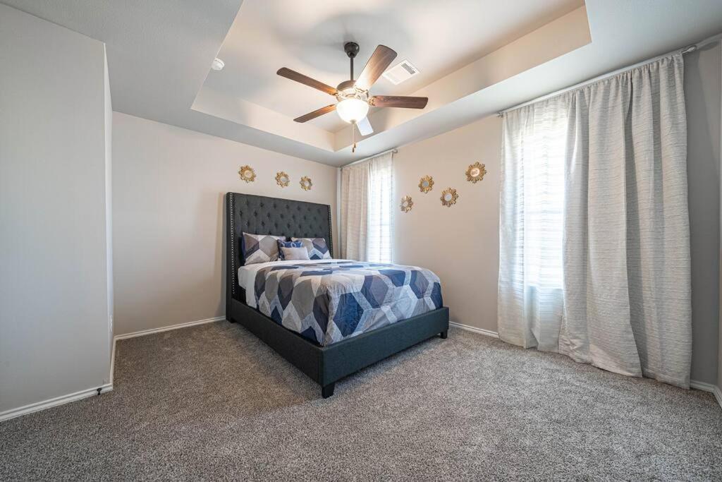 Gorgeous, Brand New 3 Bedrooms Home- Built 2024, Near Seaworld & Lackland Afb San Antonio Eksteriør billede
