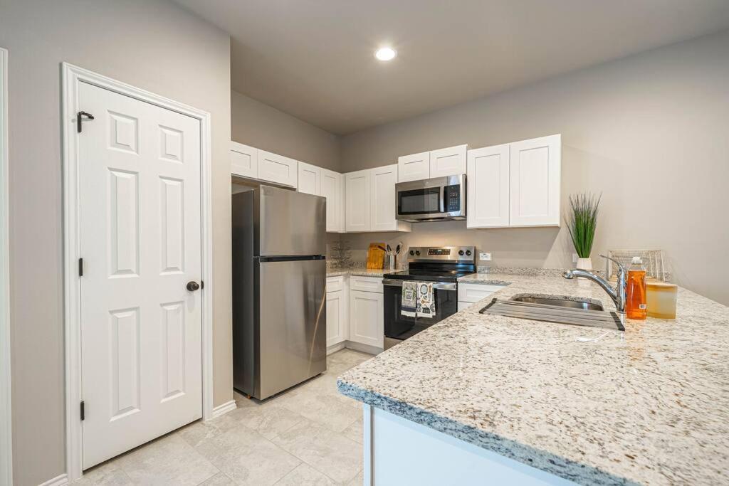 Gorgeous, Brand New 3 Bedrooms Home- Built 2024, Near Seaworld & Lackland Afb San Antonio Eksteriør billede