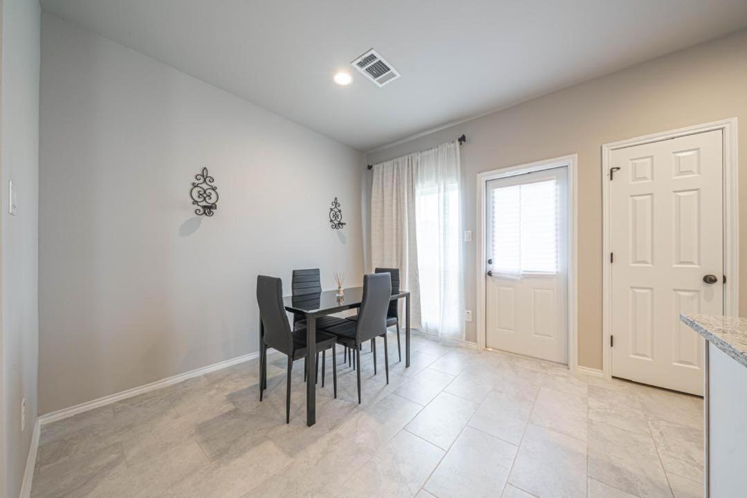 Gorgeous, Brand New 3 Bedrooms Home- Built 2024, Near Seaworld & Lackland Afb San Antonio Eksteriør billede