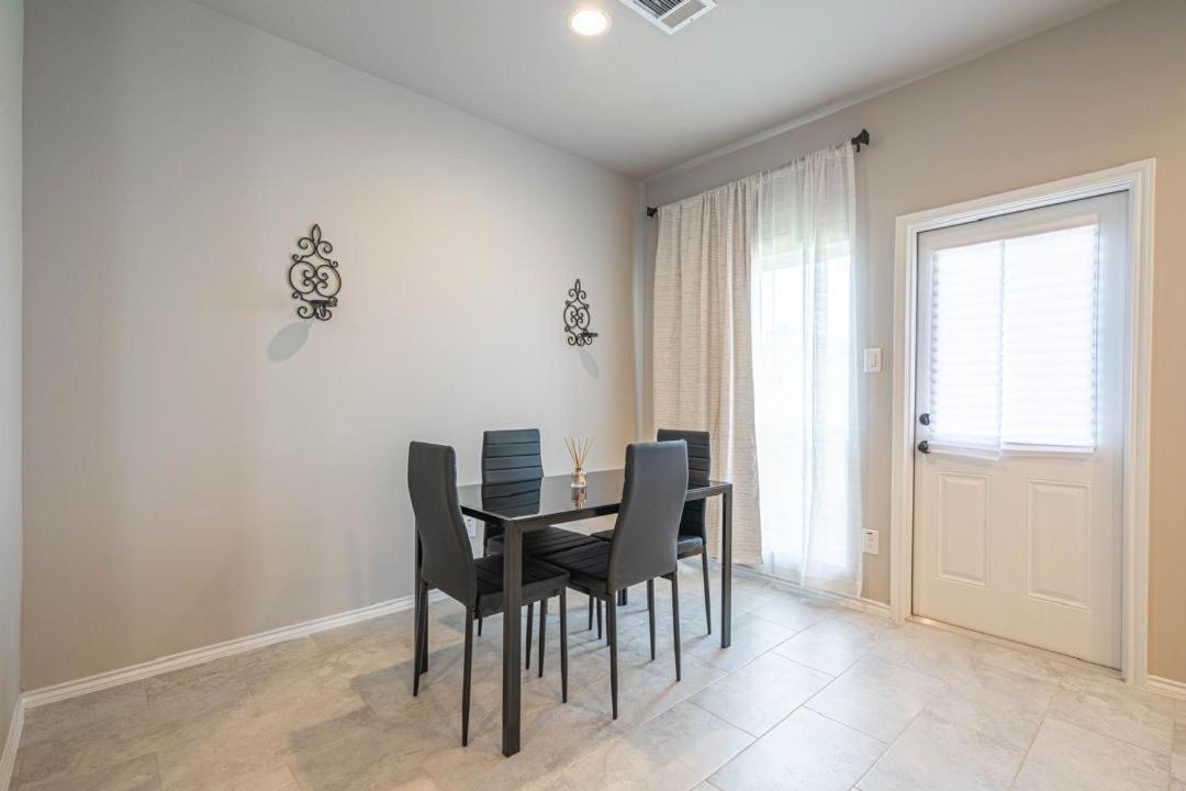 Gorgeous, Brand New 3 Bedrooms Home- Built 2024, Near Seaworld & Lackland Afb San Antonio Eksteriør billede